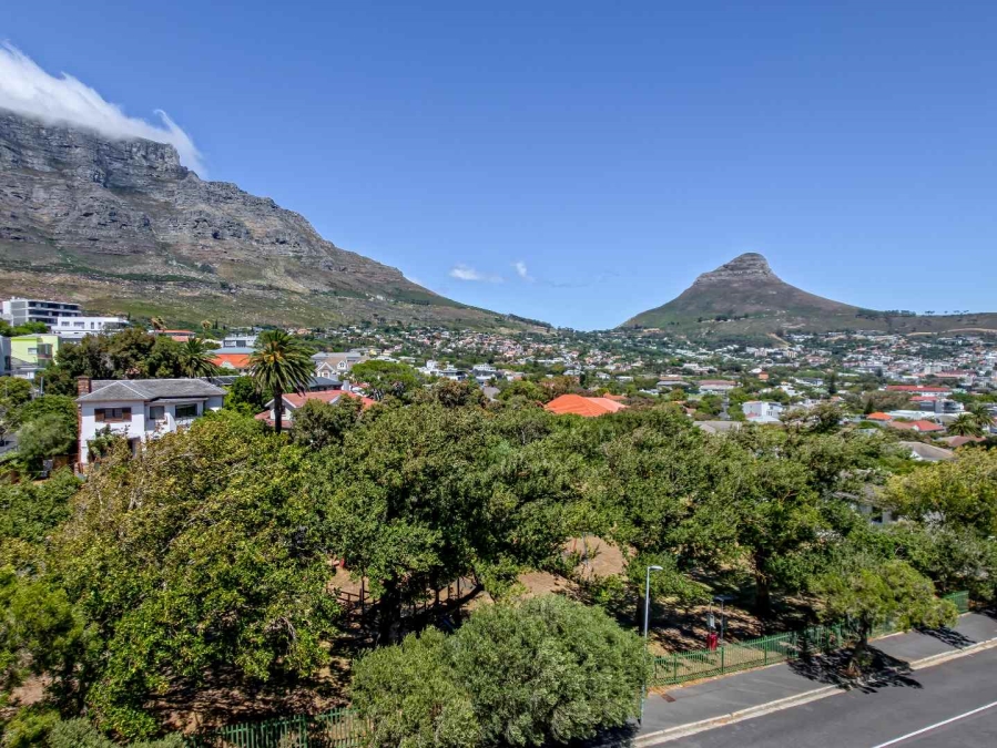 2 Bedroom Property for Sale in Vredehoek Western Cape